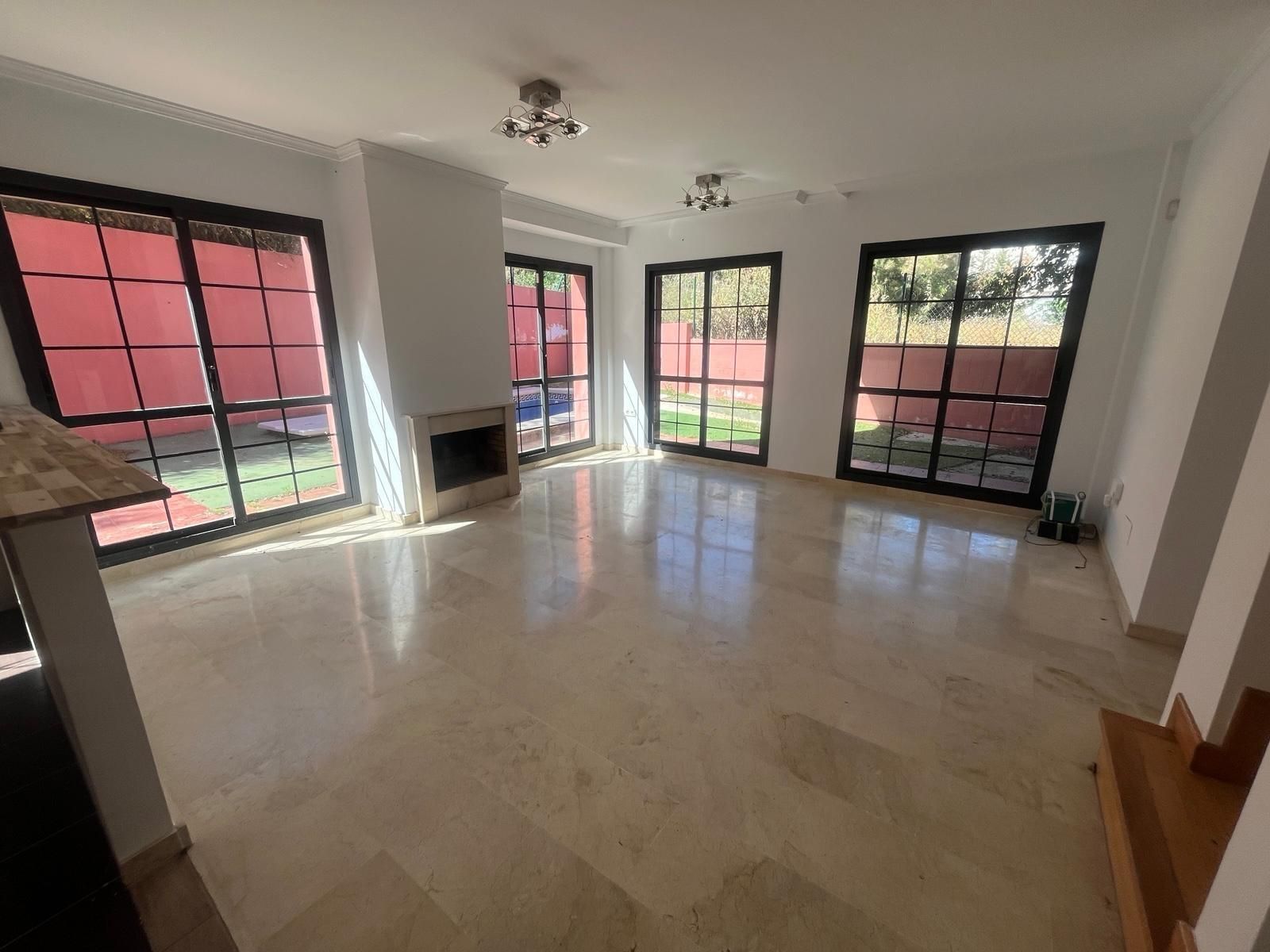 Living room of Single-family semi-detached for sale in Benalmádena  with Air Conditioner, Heating and Private garden