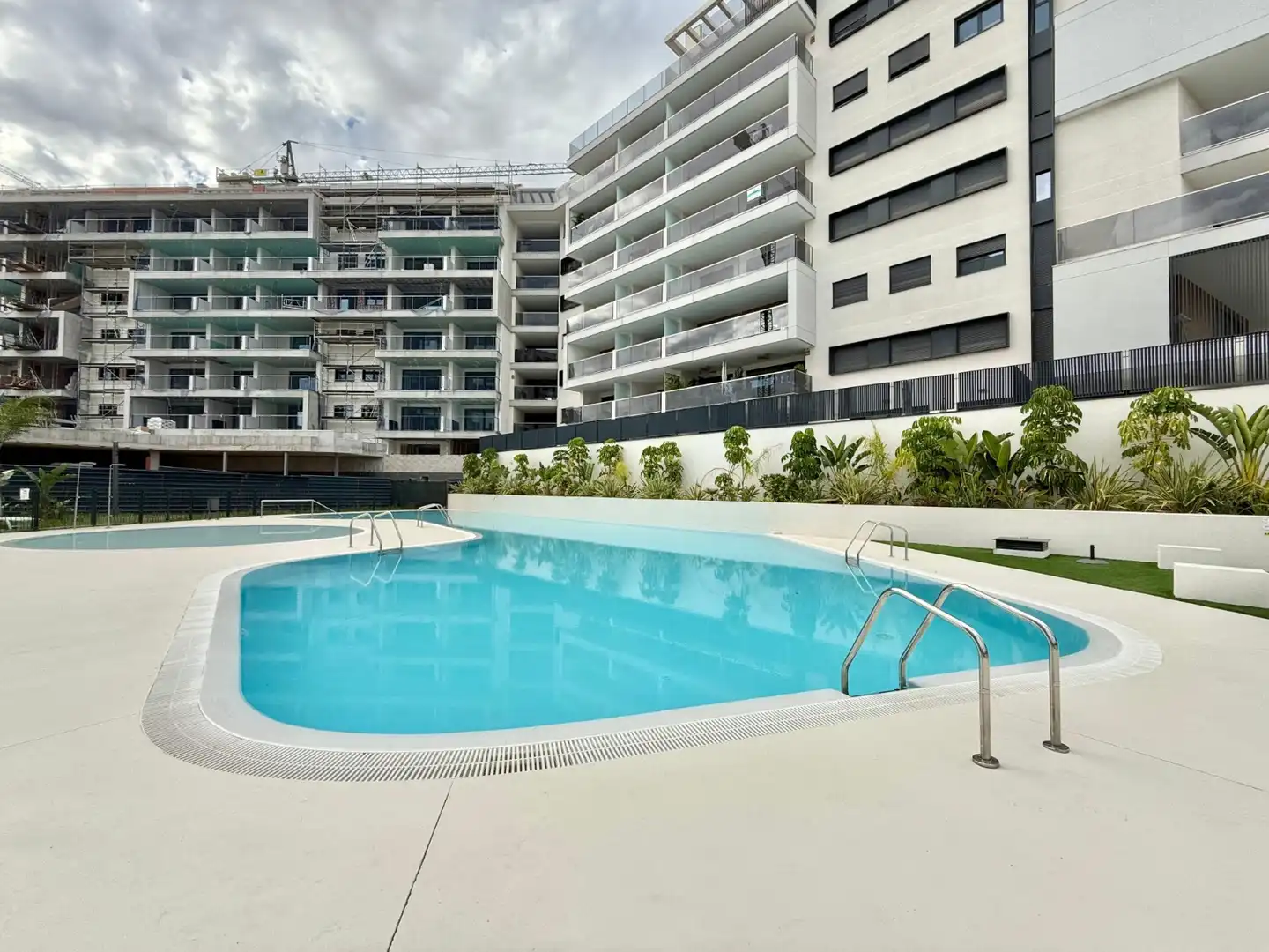 Piscina de Apartament de lloguer en Orihuela amb Aire condicionat, Calefacció i Terrassa