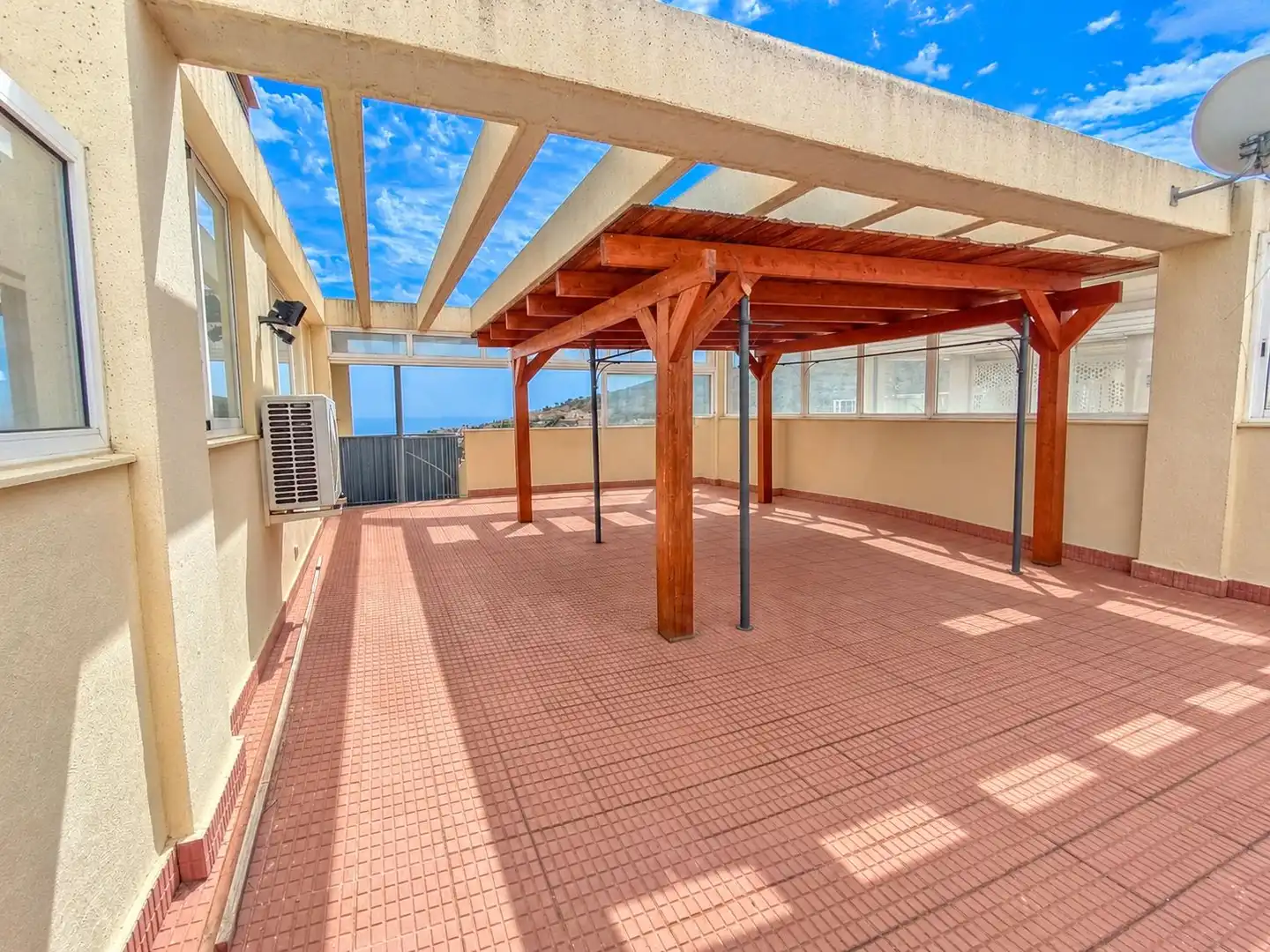 Terrasse von Dachboden zum Verkauf in El Campello mit Klimaanlage, Heizung und Terrasse