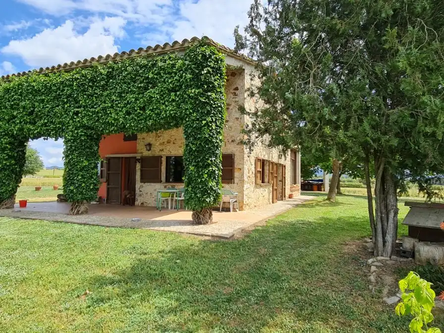 Landhaus mit Garten zum Verkauf in GIV-6741 29
