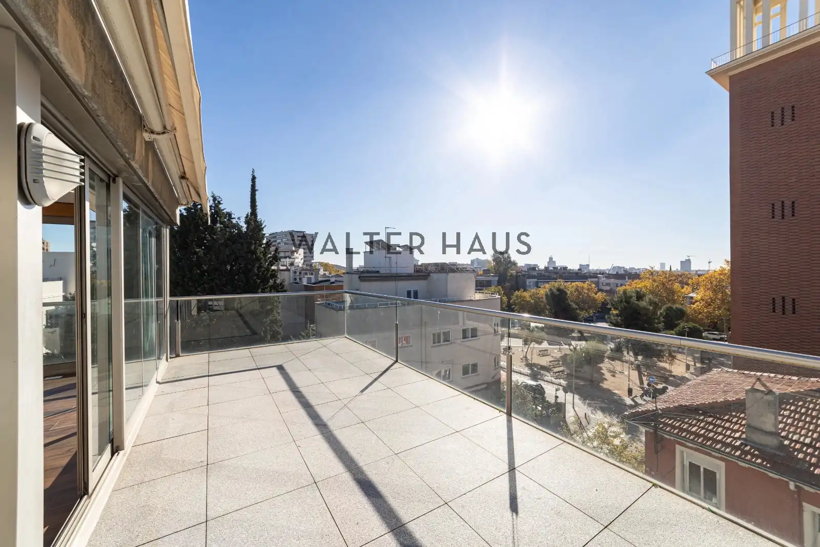 Terraza de Piso en venta en Madrid con Aire acondicionado, Calefacción y Jardín privado