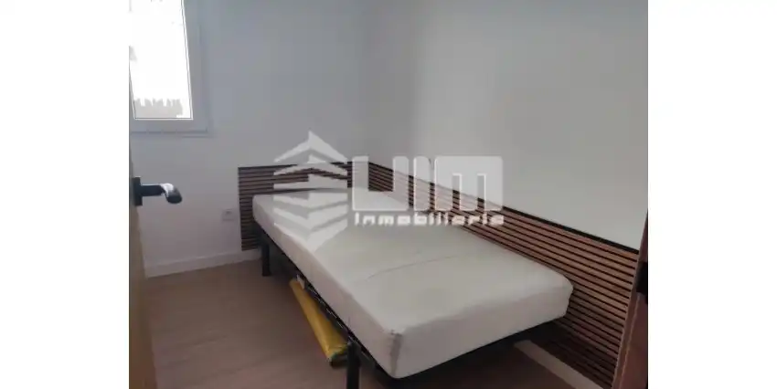 Flat for rent in DEL TRABAJO, Avenida de Abril - 9 de Octubre