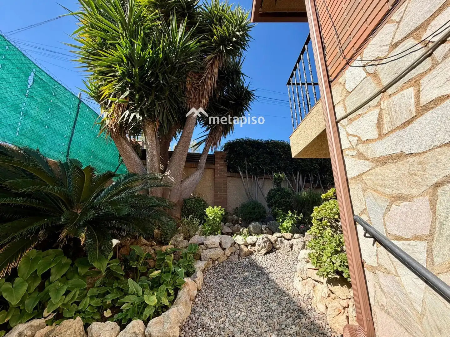 Vista exterior de Casa o xalet en venda en El Vendrell amb Aire condicionat, Calefacció i Piscina