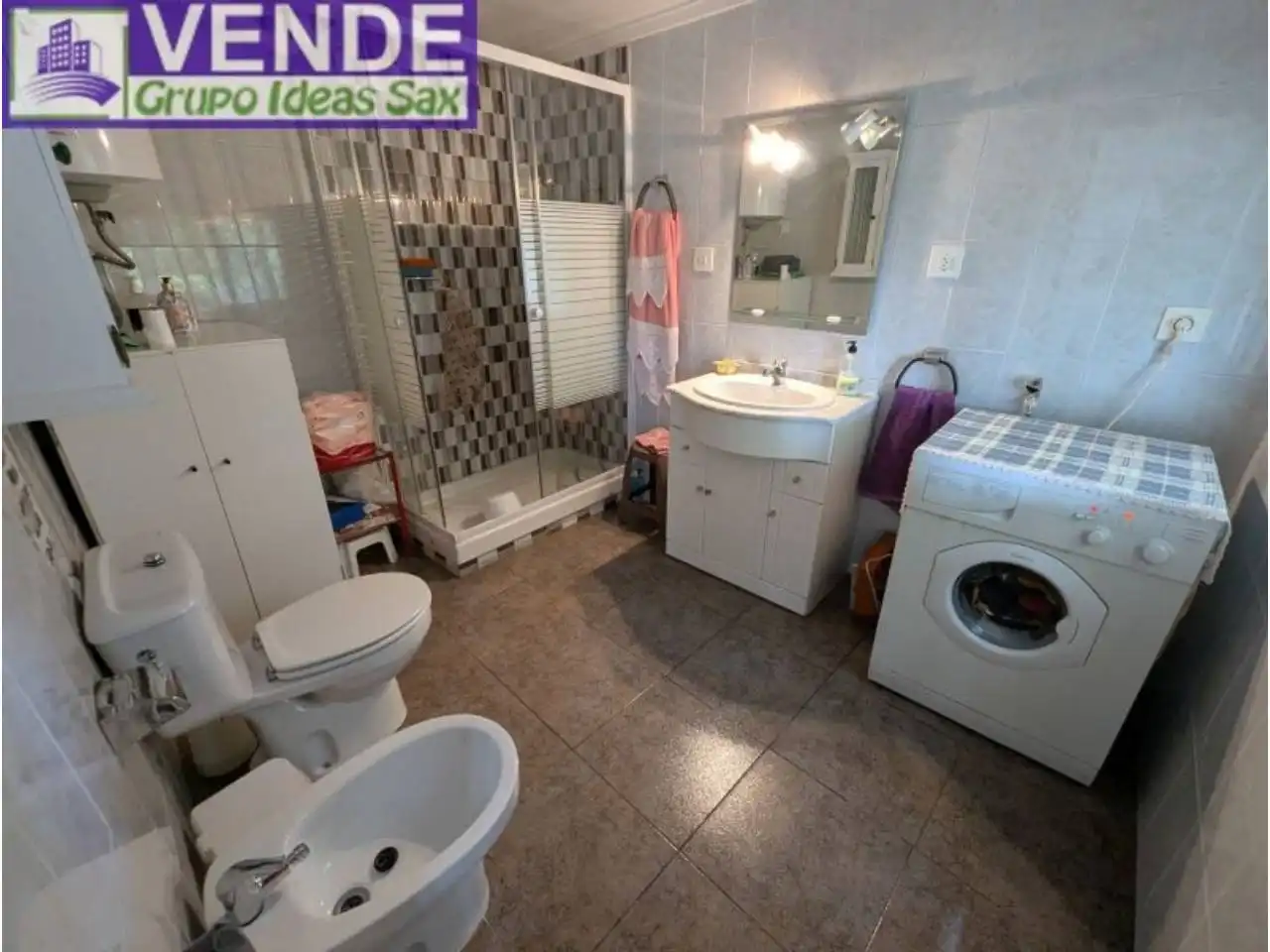 Badezimmer von Country house zum Verkauf in Sax