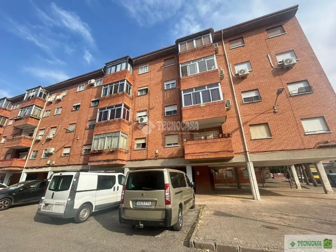 Vista exterior de Piso en venta en Ciudad Real con Calefacción y Terraza