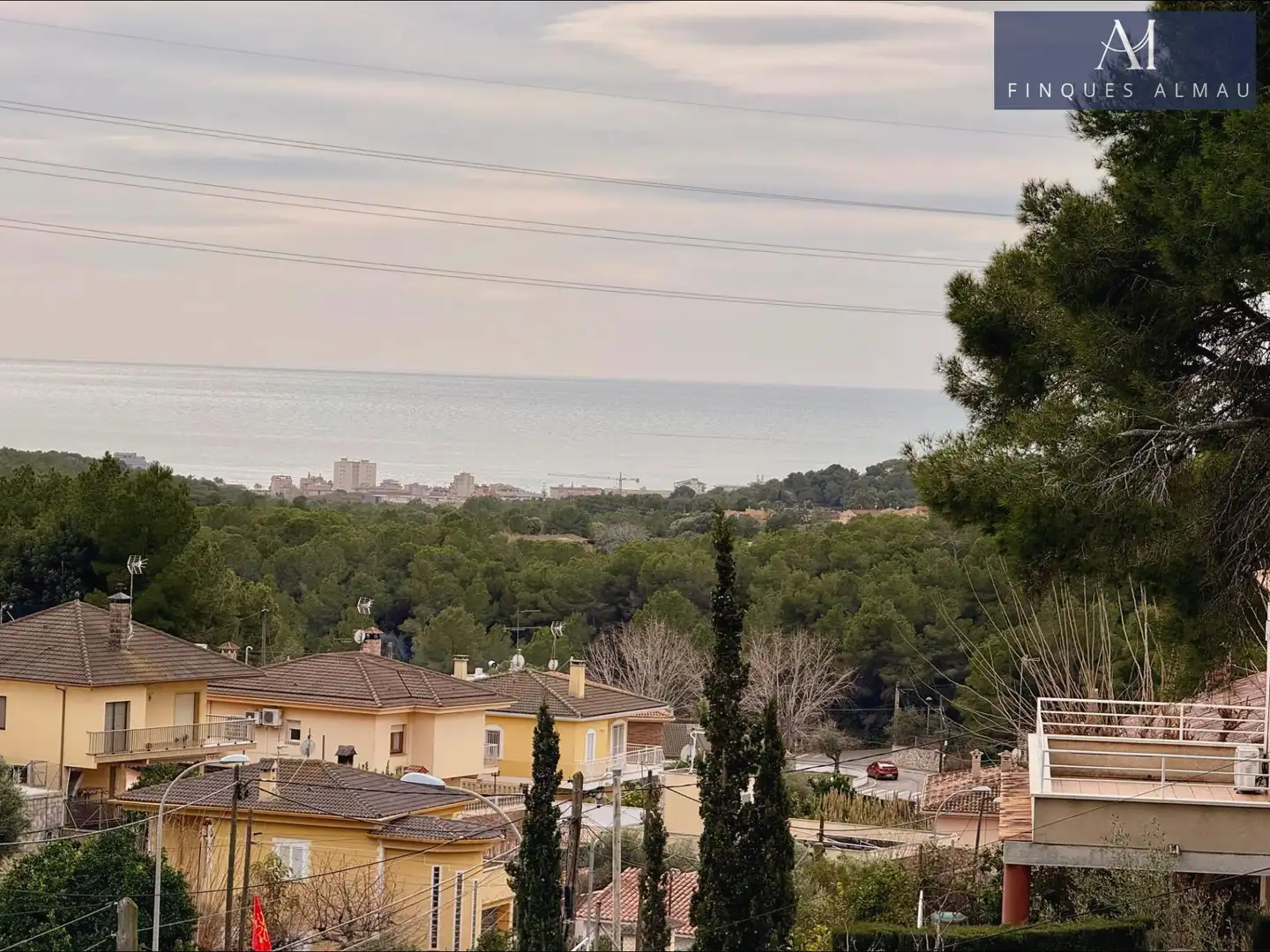 Vista exterior de Casa adosada en venta en Cunit con Jardín privado, Terraza y Amueblado