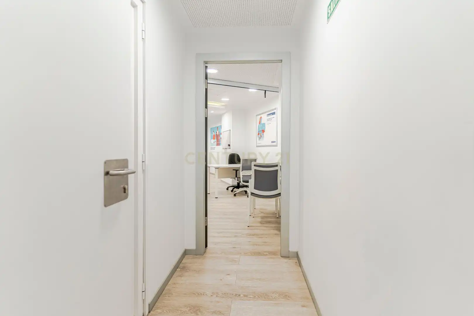 Büro zum Verkauf in Granada mit Klimaanlage und Abstellraum