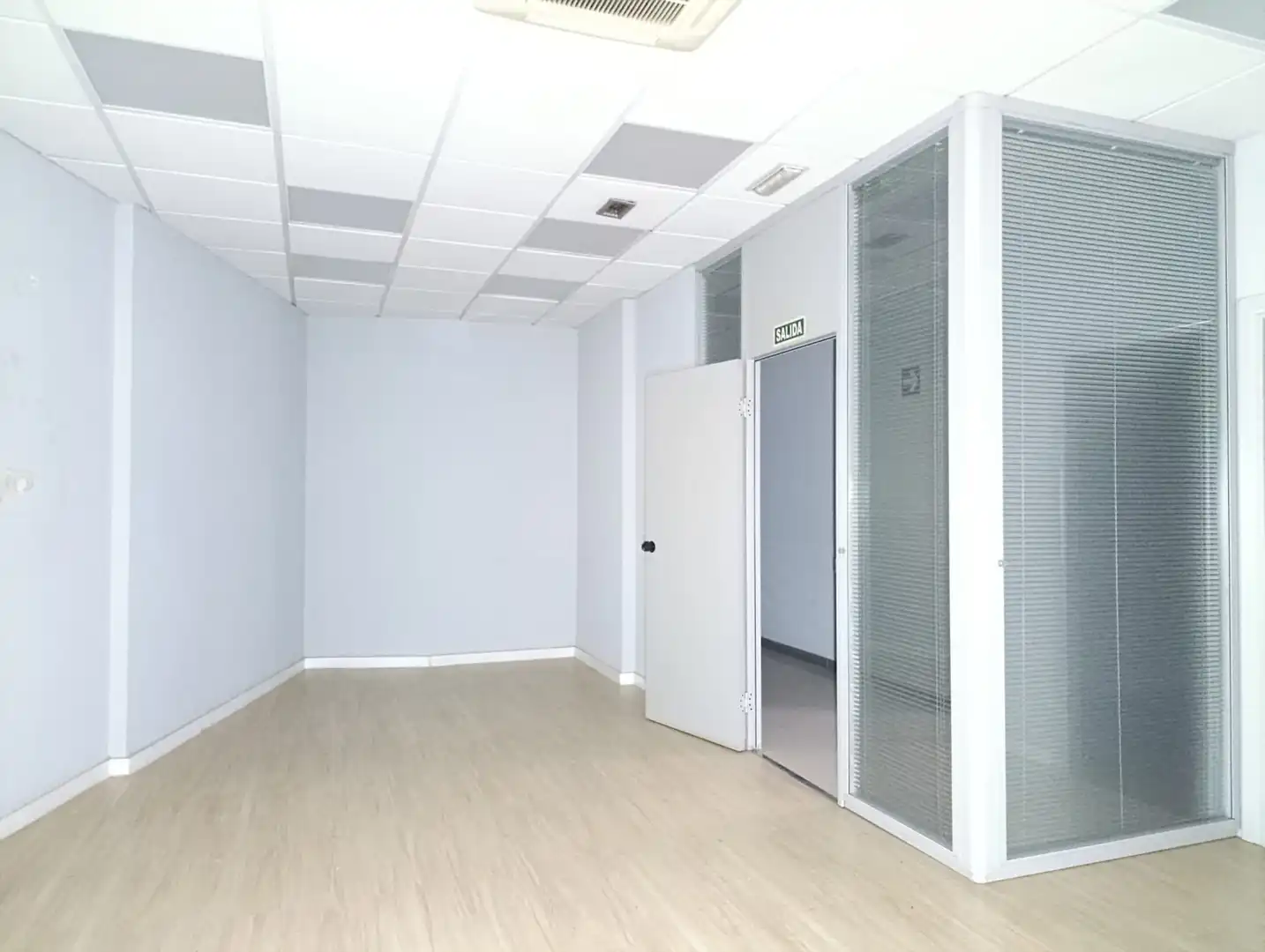 Commercial properties for rent in Oviedo   with Air Conditioner