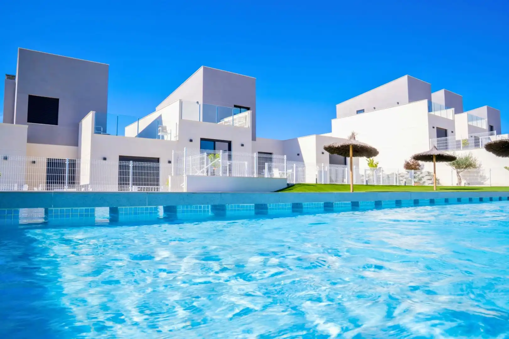 Piscina de Casa adosada en venta en Murcia con Aire acondicionado, Calefacción y Jardín privado