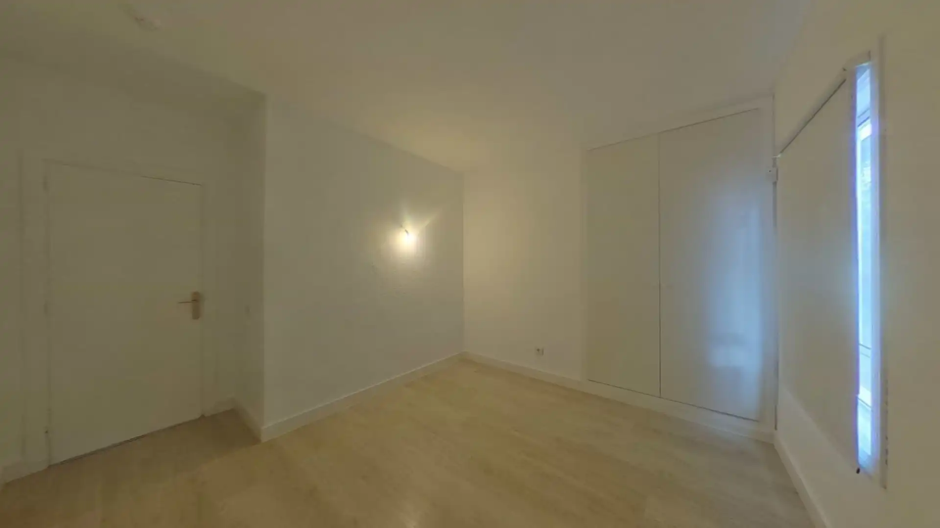 Schlafzimmer von Erdgeschoss zum Verkauf in Arona mit Schwimmbad