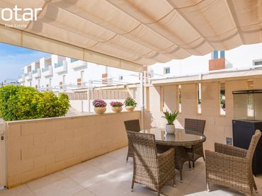 Adosado con piscina en venta en Residencial Cala Salada - Rosaleda