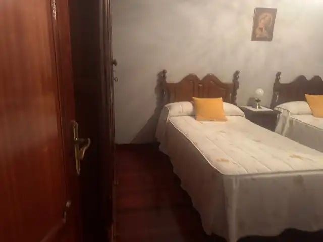 Dormitori de Casa o xalet en venda en Castropol amb Calefacció, Jardí privat i Parquet