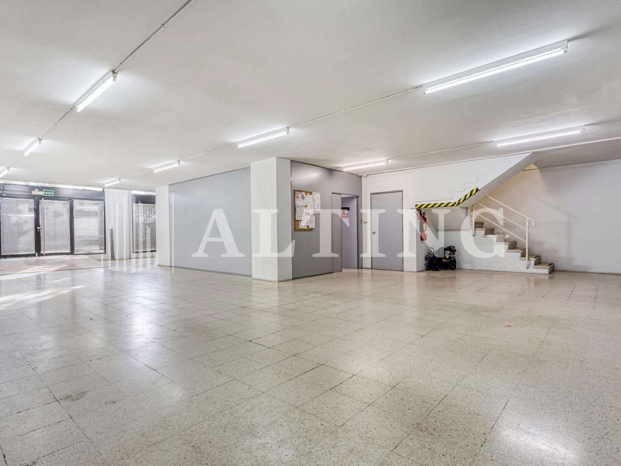 Premises for sale in  Barcelona Capital  with Air Conditioner