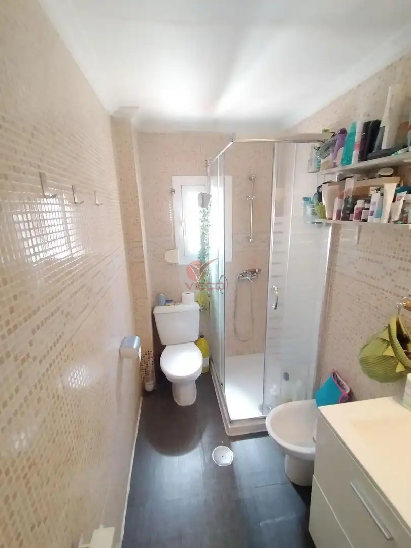 Baño de Piso en venta en Cuenca con Calefacción, Jardín privado y Trastero