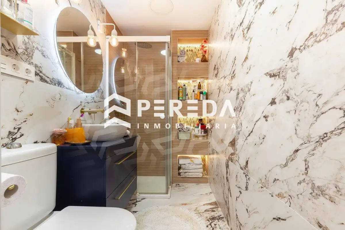 Baño de Apartamento en venta en Roquetas de Mar ciudad