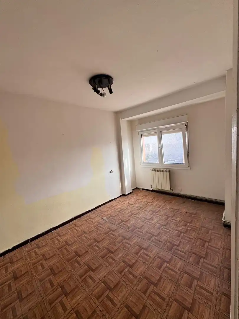 Habitación de Piso en venta en Gijón  con Calefacción, Parquet y Terraza
