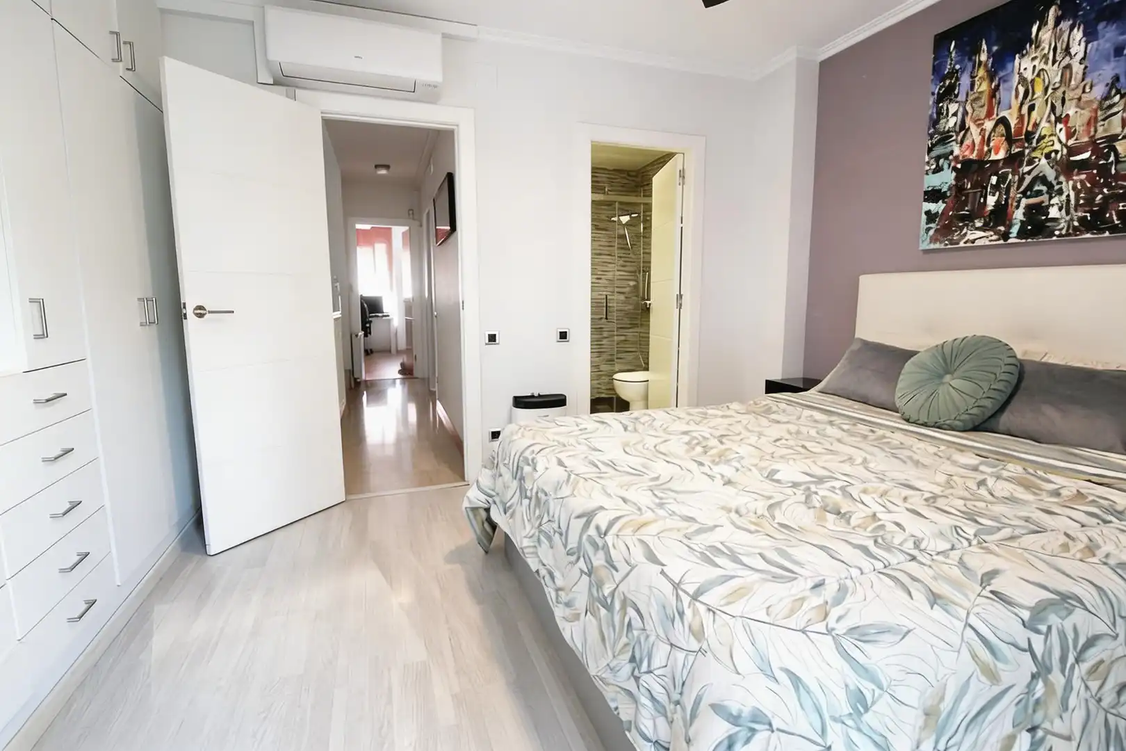 Dormitori de Casa adosada en venda en Barcelona amb Aire condicionat, Calefacció i Parquet