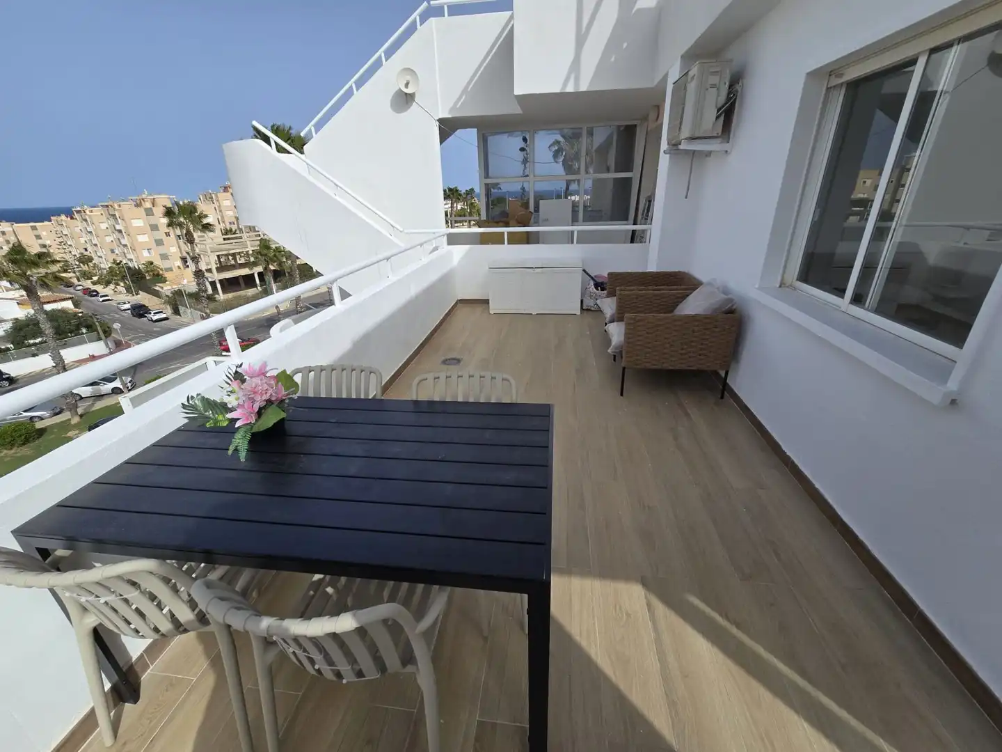 Terrasse von Wohnungen zum Verkauf in Torrevieja mit Möbliert und Gemeinschaftspool