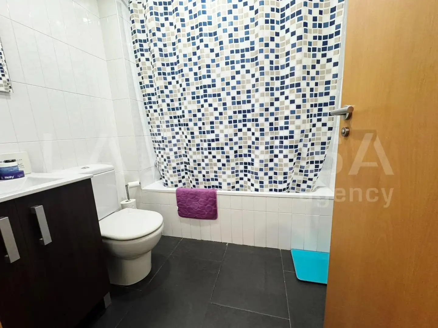 Baño de Piso en venta en Granollers con Aire acondicionado, Parquet y Balcón