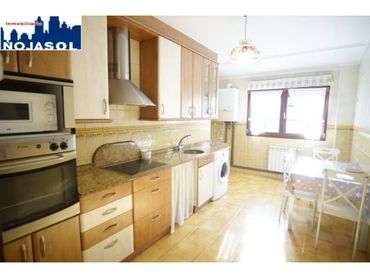 Casa en alquiler en Calle helgueras 31