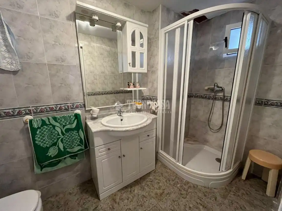 Bany de Casa o xalet en venda en Jabalquinto amb Aire condicionat