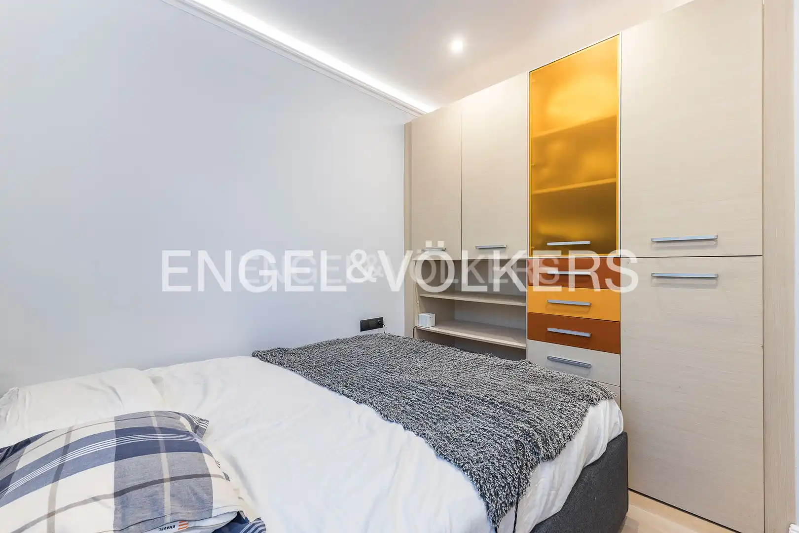 Bedroom of Houses for sale in Castelldefels  with Air Conditioner, Heating and Private garden