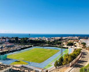 Vista exterior de Àtic de lloguer en Nerja amb Aire condicionat, Terrassa i Piscina