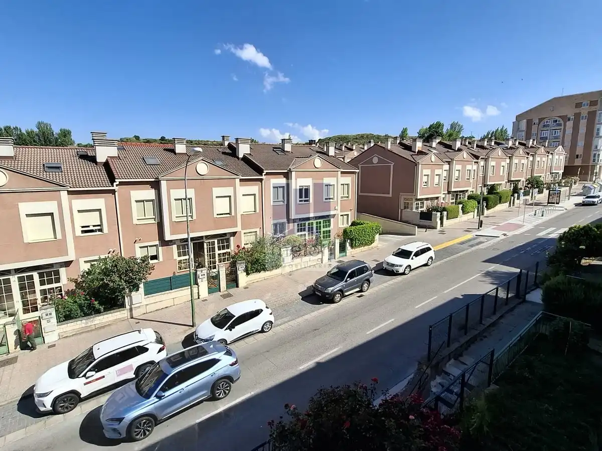 Vista exterior de Piso en venta en Burgos con Trastero