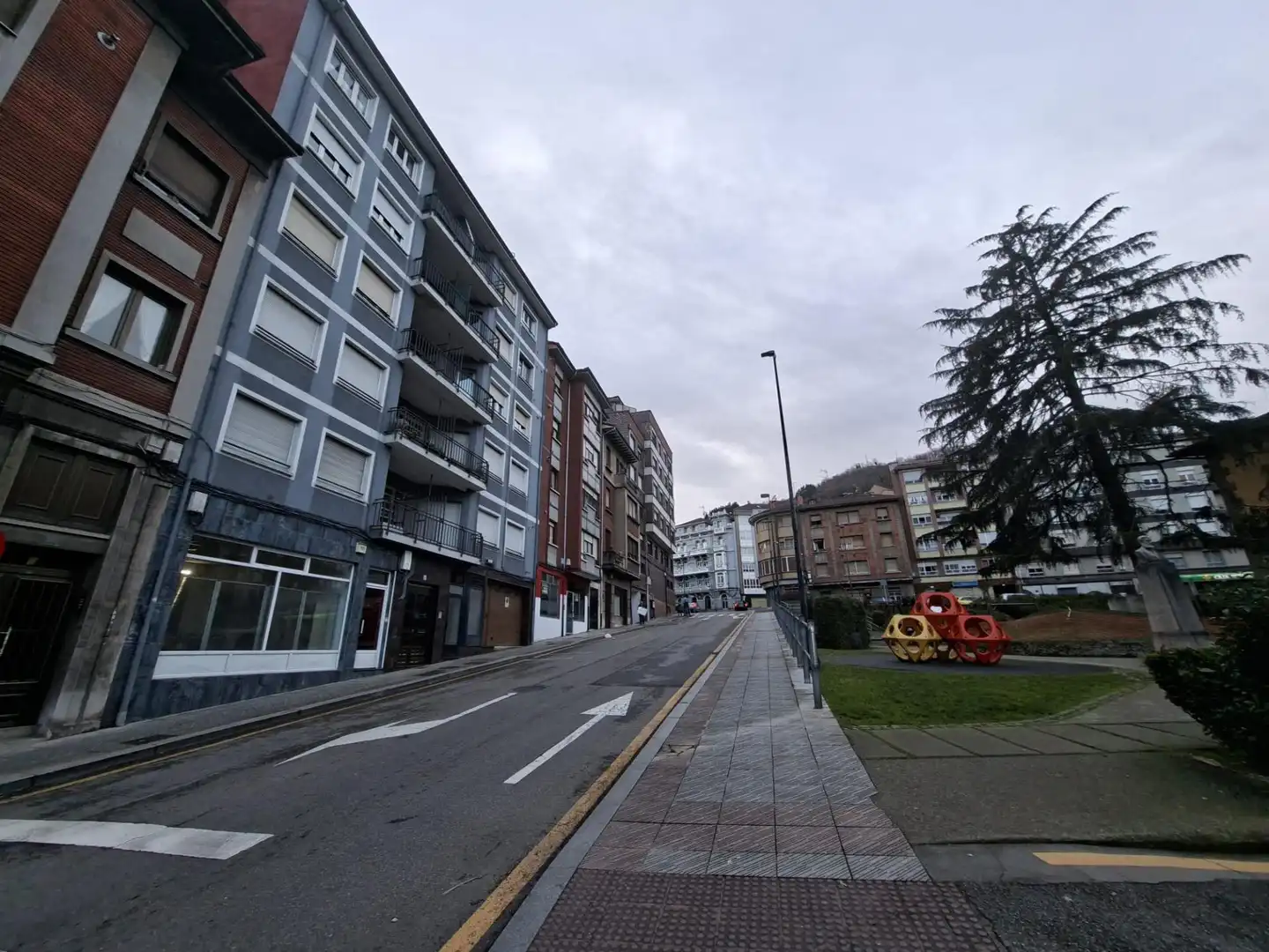 Vista exterior de Pis en venda en Lena amb Terrassa