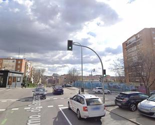Vista exterior de Local en venda en  Madrid Capital amb Aire condicionat