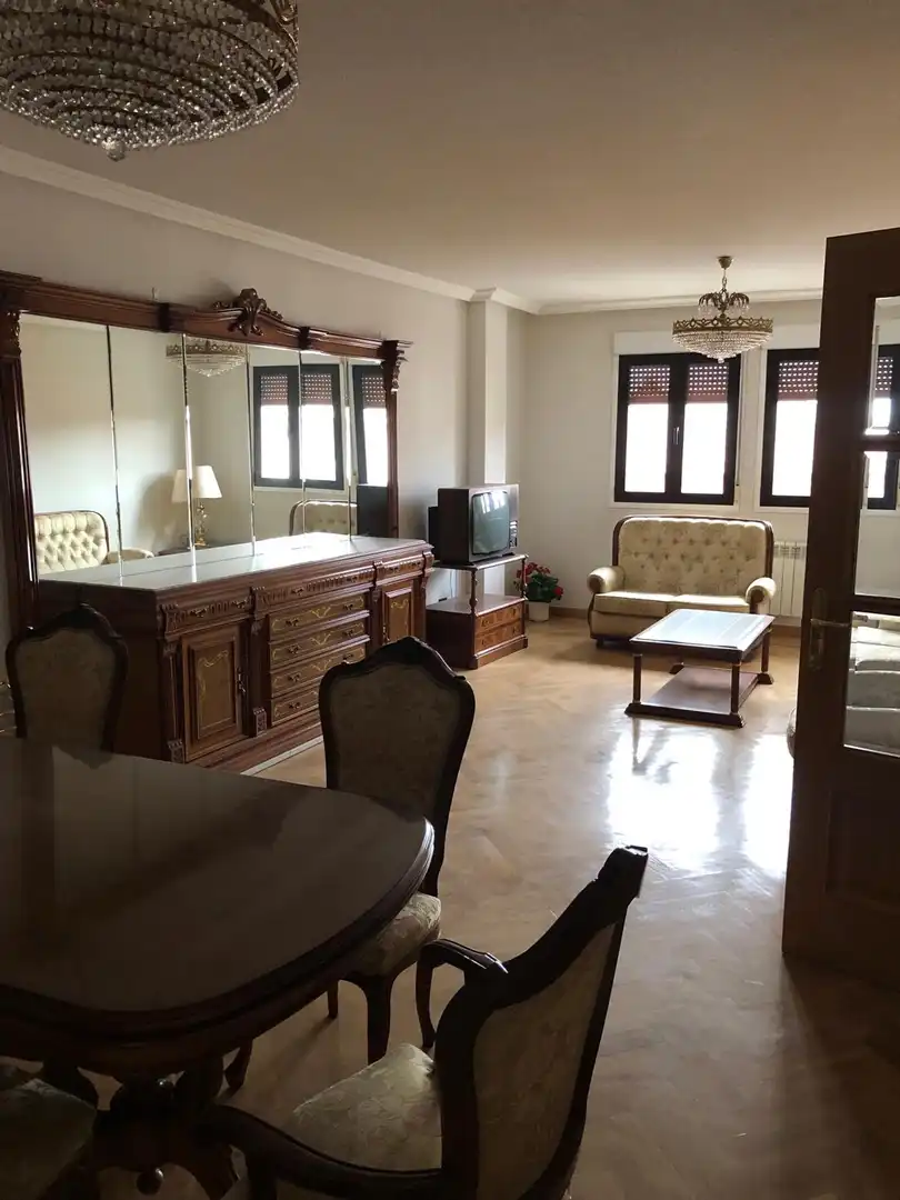 Sala de estar de Dúplex en venta en Arévalo con Parquet, Amueblado y Horno