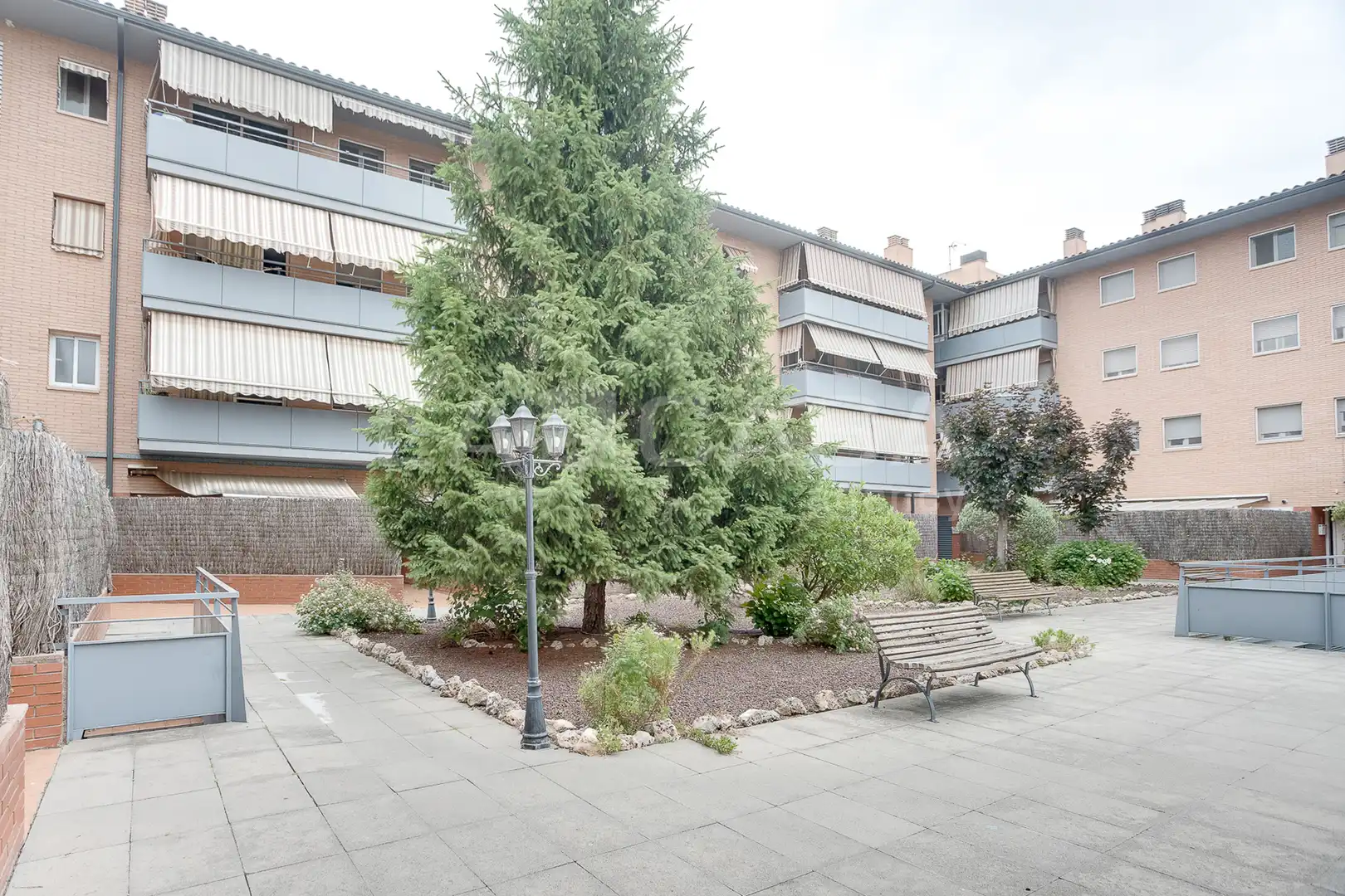 Vista exterior de Pis en venda en Canovelles amb Calefacció i Balcó