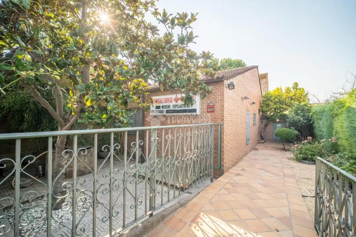 Vista exterior de Casa o xalet en venda en Rivas-Vaciamadrid amb Aire condicionat, Calefacció i Piscina