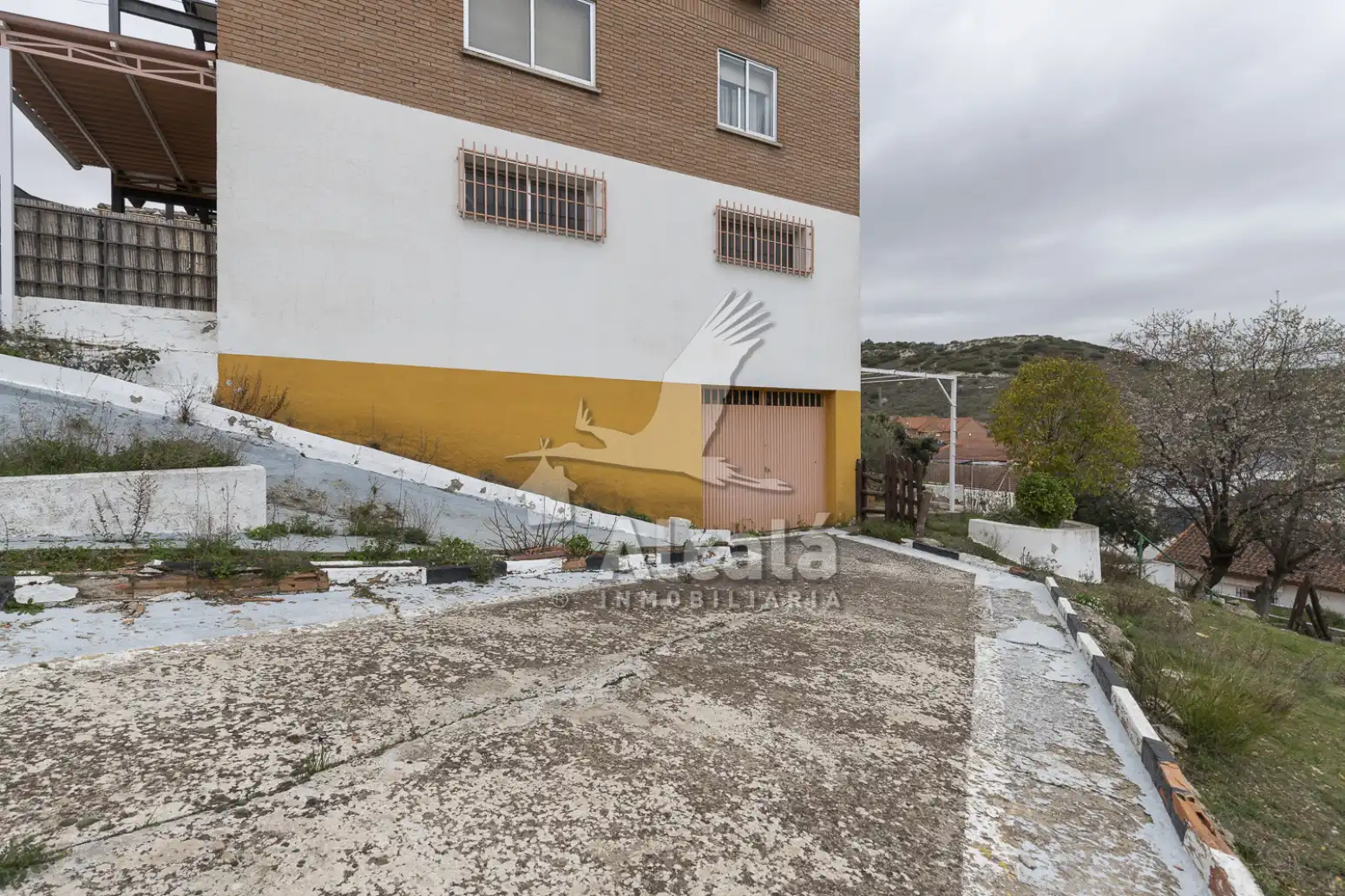 Vista exterior de Casa o xalet en venda en Villalbilla amb Aire condicionat, Calefacció i Jardí privat