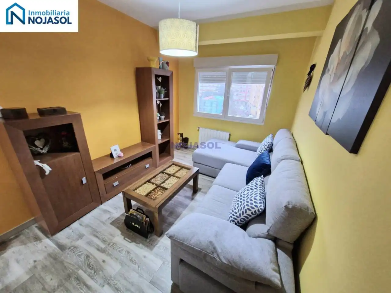 Sala d'estar de Pis en venda en Santoña amb Calefacció, Parquet i Terrassa