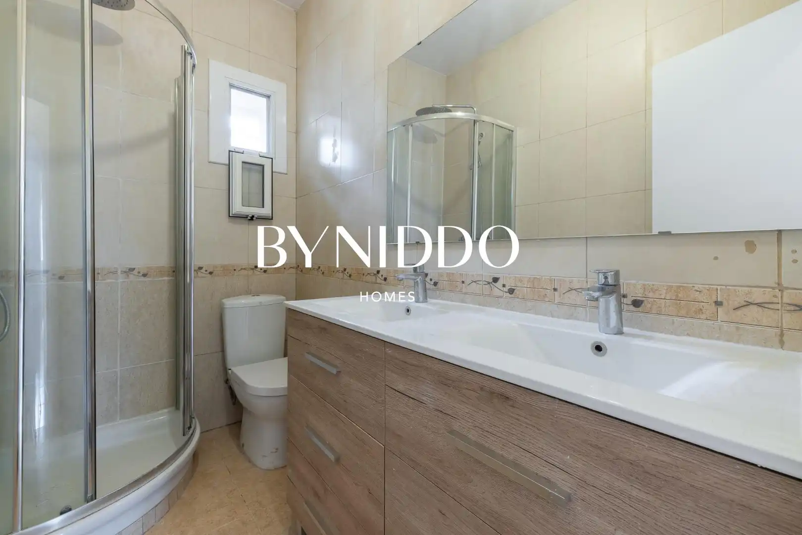 Baño de Casa o chalet en venta en Sant Cugat del Vallès con Aire acondicionado, Calefacción y Jardín privado