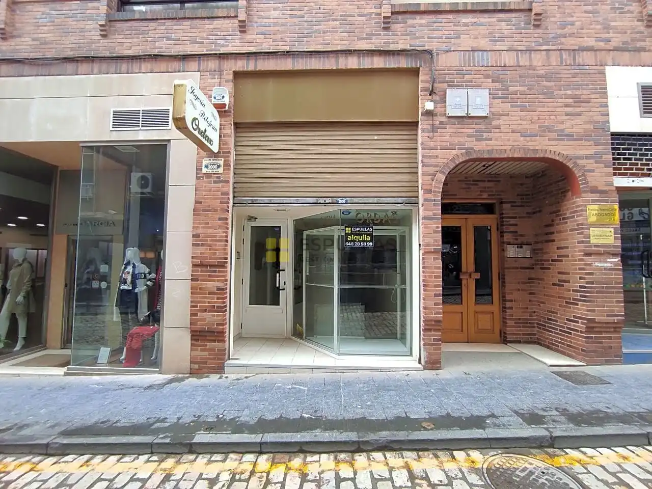 Locale commerciale in affitto a Virrey Lizana 2