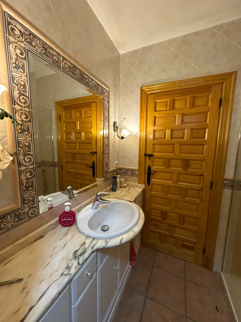 Bathroom of Houses for sale in Úbeda  with Air Conditioner, Heating and Private garden