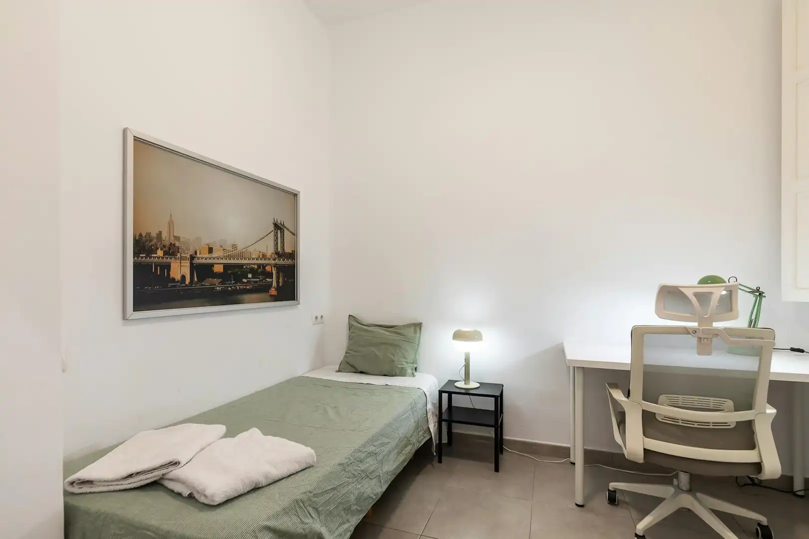 Habitación de Piso para compartir en Valencia con Calefacción, Amueblado y Lavadora