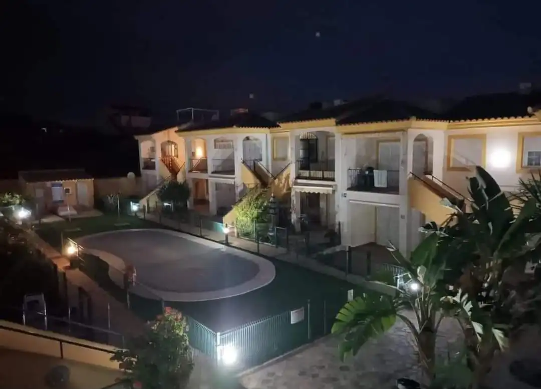 Außenansicht von Wohnung zur Miete in Cuevas del Almanzora mit Klimaanlage, Terrasse und Möbliert