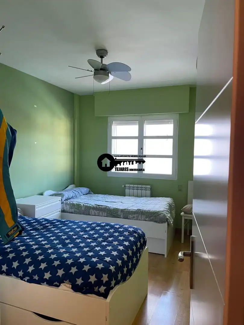 Habitación de Casa adosada en venta en Albacete con Aire acondicionado, Calefacción y Jardín privado