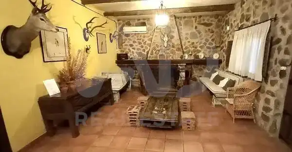Wohnzimmer von Country house zum Verkauf in Los Navalucillos mit Heizung, Terrasse und Schwimmbad