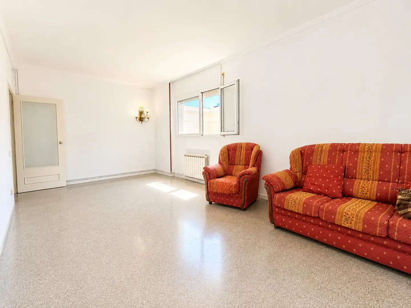 Sala de estar de Piso en venta en Barcelona con Calefacción y Balcón