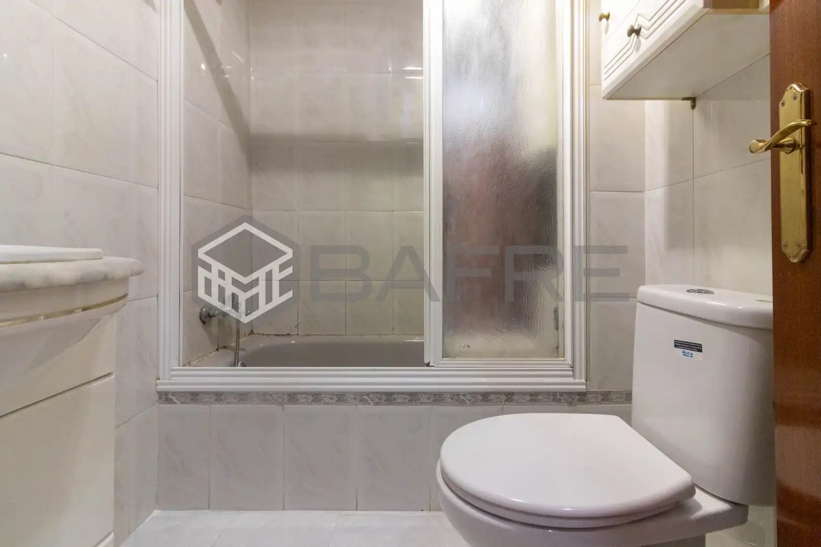 Badezimmer von Wohnung zum Verkauf in Madrid mit Klimaanlage und Abstellraum
