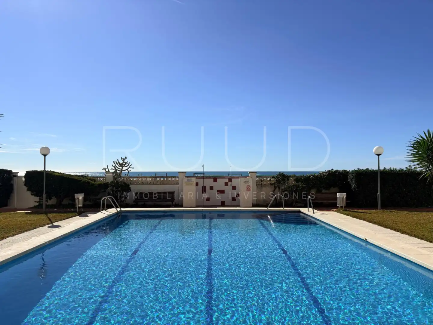 Swimming pool of Flat for sale in Castelldefels  with Air Conditioner, Heating and Parquet flooring
