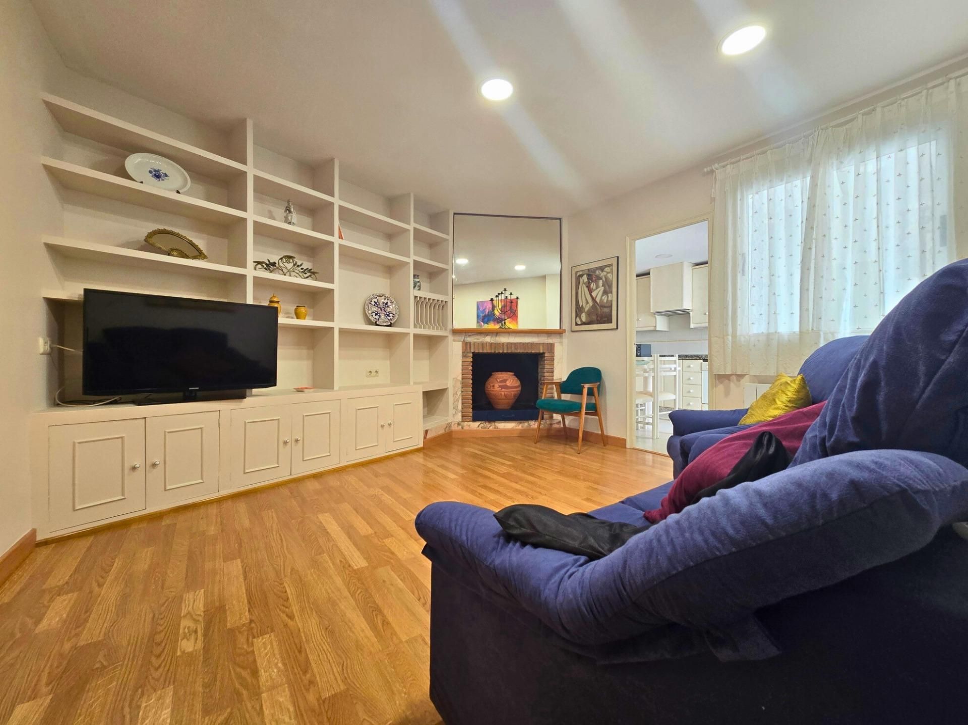 Sala d'estar de Pis de lloguer en Elche / Elx amb Aire condicionat, Moblat i Balcó