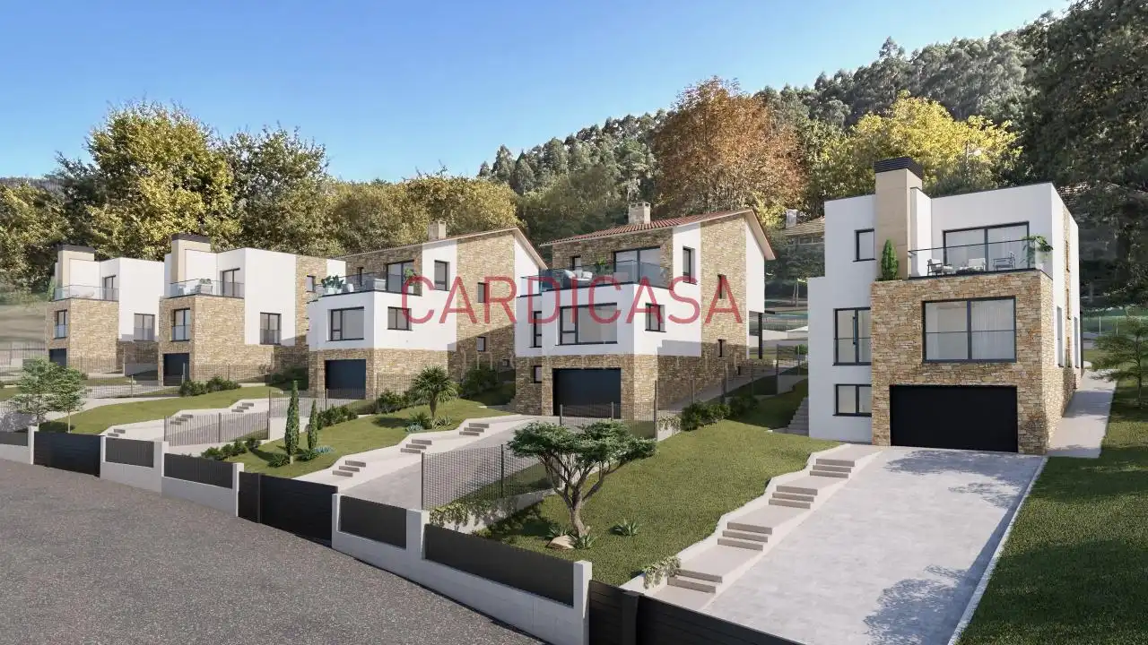 Detached house with pool for sale in vacarías