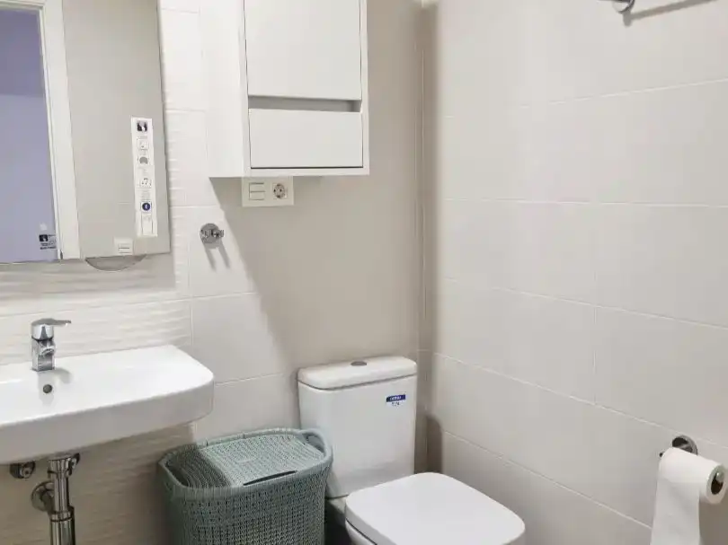 Bany de Apartament en venda en Fuengirola amb Aire condicionat i Balcó