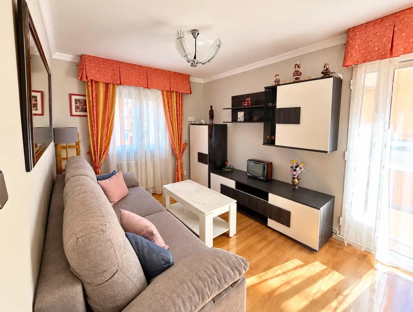 Living room of Flat for sale in Tetuán
