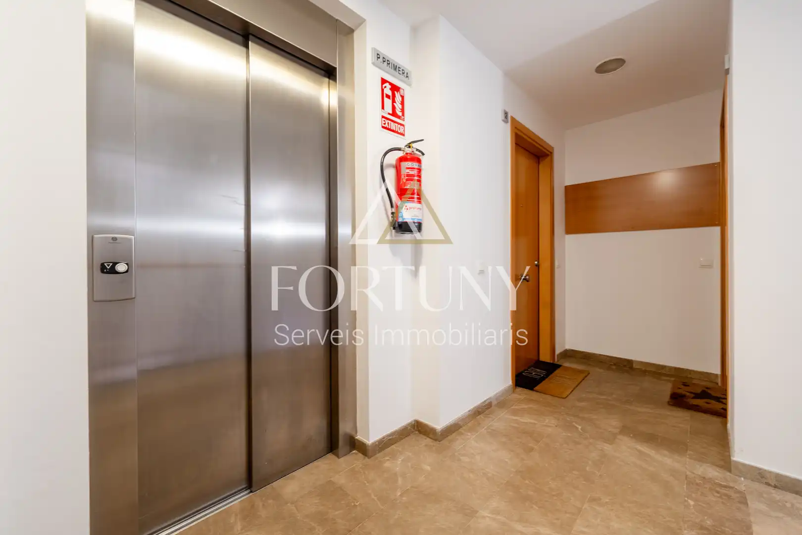 Flat for sale in Reus  with Air Conditioner, Swimming Pool and Balcony